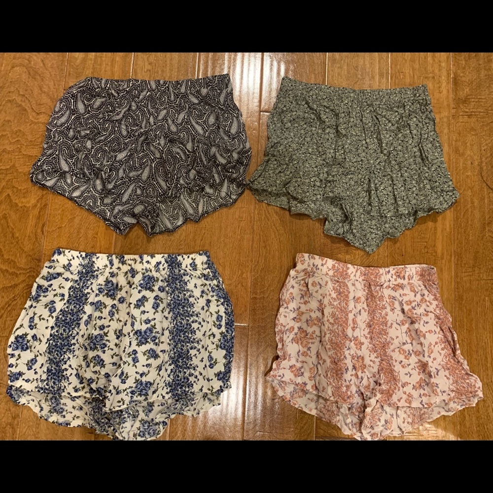4 pairs of Brandy Melville shorts